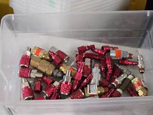 lot 320 image: Lot of (1 Bin) Couplers (assorted)
