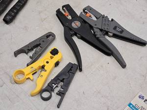 lot 332 image: Lot of (5) Wire Stripping Tools