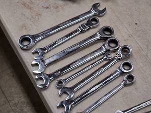 lot 341 image: Lot of (8) Husky Ratchet Wrenches