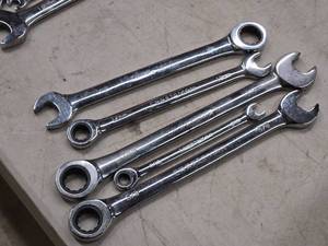 lot 343 image: Lot of (5) Craftsman Ratchet Wrenches