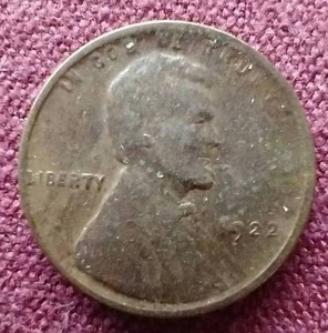 lot 30 image: 1922 No DVery Weak D Wheat Penny