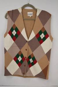 lot 369 image: Susan Bristol Petites Argyle Sweater Vest, Size Small