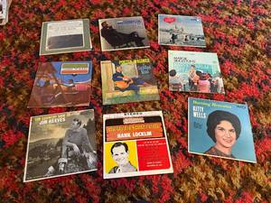 lot 9 image: MUSIC ALBUMS