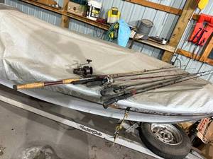 lot 95 image: FISHING ROD LOT