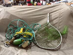 lot 100 image: FISHING NEW AND SKI ROPE