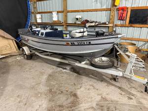 lot 108 image: 1989 ALUMACRAFT BOAT