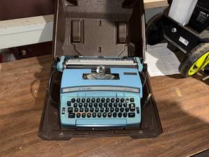 lot 155 image: TYPEWRITER