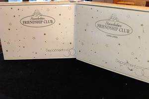 lot 16 image: Dept 56 Snowbabies Friendship Club Collector Sets with Figurines and Plaques