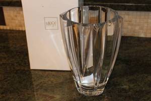 lot 100 image: Mikasa Crystal Vase 10.5 Inch with Original Box