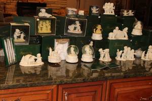 lot 110 image: Department 56 Snowbabies Figurine and Waterglobe Collection with Boxes