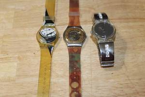 lot 118 image: Set of 3 Swatch Watches Including GK321A Shiny Moon and GK252