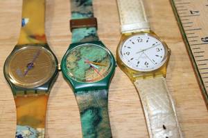 lot 136 image: Set of 3 Swatch Watches GG102, Cool Fred, The Lake