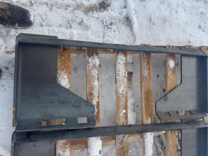 lot 32 image: ECOTRIC 38 Thick Quick Tach Cut Out Mount Plate WOLVERINE 2025 Unused QMP1-16-10T