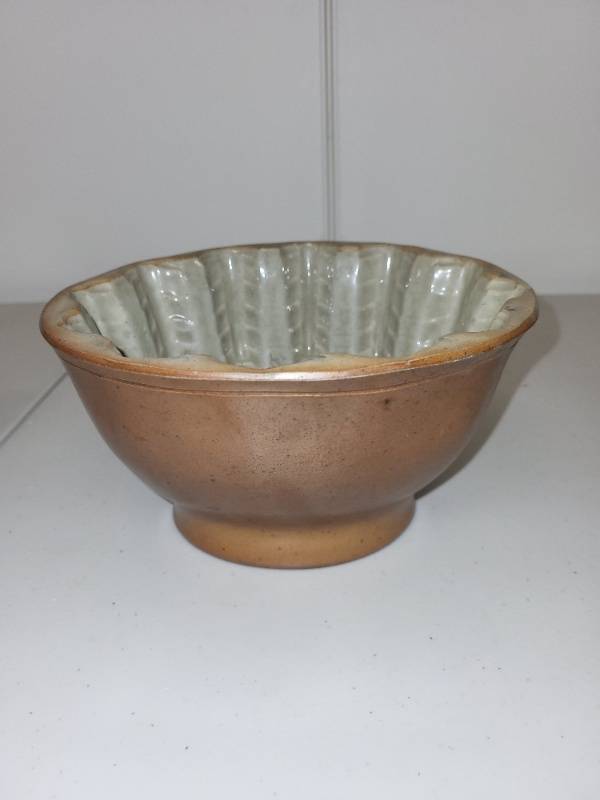 lot 102H image: Antique Stoneware Food Mold with Fish Design