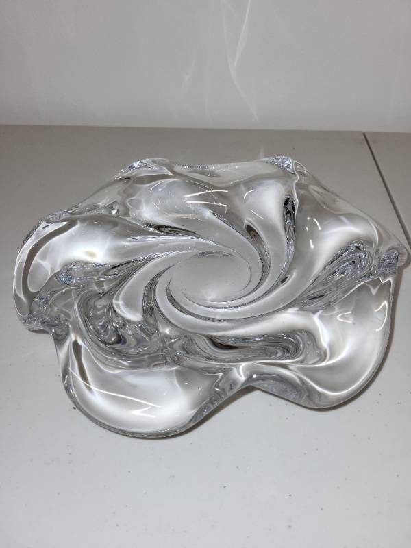 lot 103H image: Vintage Swirl Art Glass Bowl Clear 8 Inch Decorative Dish