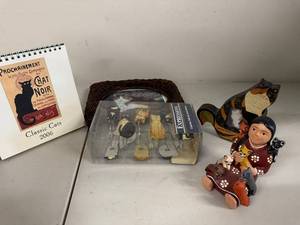 lot 17P image: Cat Lover Decor Lot Including Figurine, Picture Frames, and Calendar