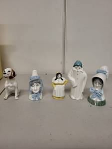 lot 8H image: Set of 5 Royal Worcester Porcelain Figurines Including Mrs. Caudle and Dog