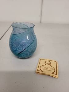 lot 19H image: Caithness Glass Handcrafted BlueSpiral Mofif or Aqua Lightning Swirl Patterned Mini Vase with Tag