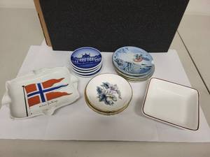 lot 61H image: Adorable collection of Vintage Decorative Porcelain Plates