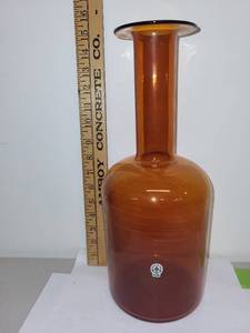 lot 81H image: Tall Amber Art Glass Vase with Flared Rim