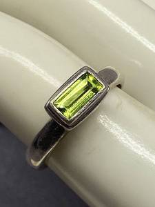 lot 16B image: Sterling Silver 925 Ring with Green Gemstone, Size 8.5