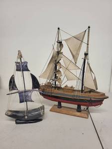 lot 7J image: Set of 2 Model Sailing Ships Including Blue Nose and Sailboat with Blue Sails