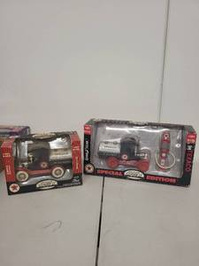 lot 12J image: Gearbox 1912 Ford Oil Tanker Texaco Die-Cast Coin Bank Lot with Gas Pump Replica