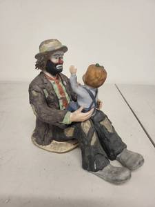 lot 26J image: Emmett Kelly Jr. Flambro Limited Edition Clown & Child Figurine