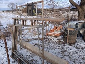 lot 3J image: Scaffolding - 6 Frames, 6 Braces, 4 Adjustable Legs, 5 Planks
