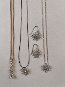 lot 176W image: Set of 3 Necklaces and 1 Pair Snowflake Earrings with Gift Boxes