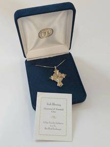 lot 23W image: Irish Blessing Diamond & Emerald Cross Pendant with Certificate