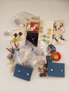 lot 195W image: Mixed Lot of Assorted Jewelry Including Lonnie Lovness Earrings