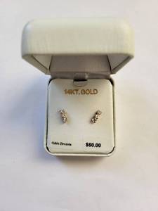 lot 73W image: 14KT Gold Cubic Zirconia Stud Earrings in Jewelry Box