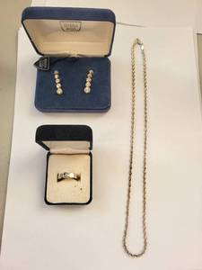 lot 132W image: Sterling Silver Jewelry Set Earrings, Ring (Size 8), and Twisted Necklace