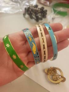 lot 151W image: Lot of Costume Jewelry Bracelets Assorted Styles and Materials