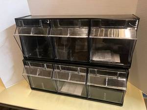 lot 12 image: Tilt Bins