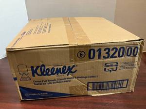 lot 89 image: Kleenex Centerpull Paper Towels