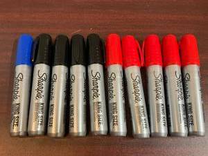 lot 119 image: Sharpie King Size Markers