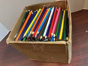 lot 124 image: Bulk Colored Pencils