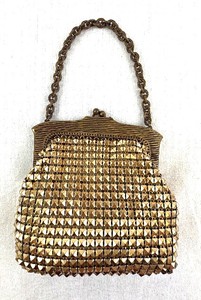 lot 50 image: Vintage Gold-Tone Pyramid-Studded Frame Clutch