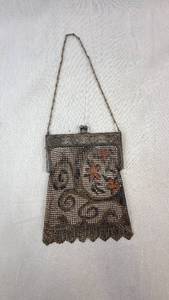 lot 55 image: ANTIQUE Whiting & Davis Mesh Evening Bag & Ornate Metal Frame
