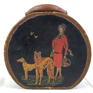 lot 83 image: Vintage Round Leather Case with Decorative Lid Artwork