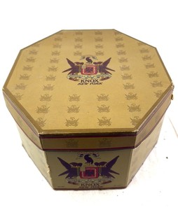 lot 92 image: Knox New York Hexagonal Decorative Tin Box