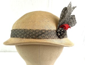 lot 127 image: DAYTONs Beige Straw Hat With Black Lace Band & Red Satin Lining French Room