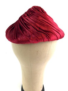 lot 130 image: Daytons Red Velvet Turban Hat French Room