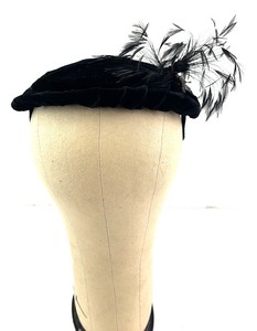 lot 134 image: Black Velvet Pillbox Fascinator with Ostrich Feather Accent
