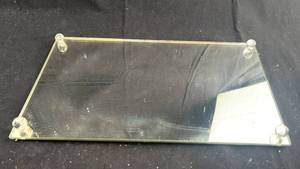 lot 190 image: Cosmetic Display Mirror Tray With Glass Knob Feet