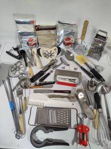 lot 90 image: Lot of Misc Kitchen Tools