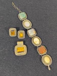 lot 65 image: Silver Tone Agate Jewelry