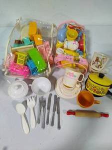 lot 127 image: Mini Tea Sets, Play Dishes & Tiny Furniture